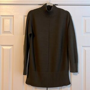 Talbots Ribbed Mock Neck Sweater. Slimming with side slits. Cotton blend.